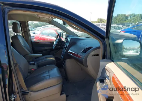 2013 Chrysler Town & Country Touring from USA, damaged, VIN 2C4RC1BG4DR776657